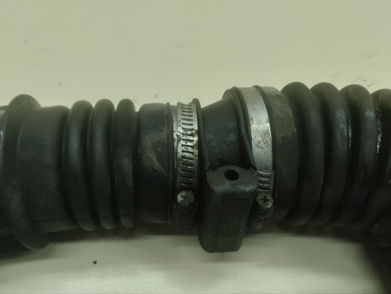 Патрубок воздушного фильтра Chevrolet Niva 2009-2020