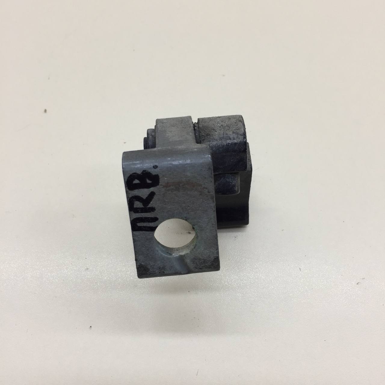 Петля двери Volkswagen Polo (MK5) 2011-2020 Петля двери Volkswagen Polo (MK5) 2011-2020