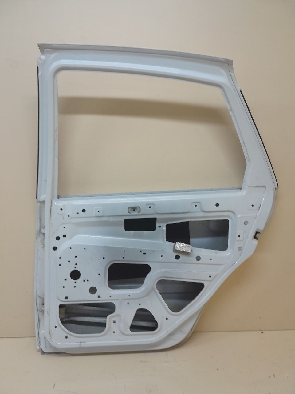 Дверь задняя правая Lada Granta 2011>