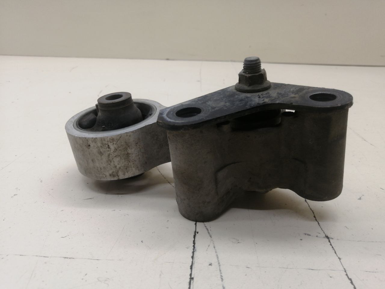 Опора двигателя задняя Mazda Mazda 6 (GG) 2002-2007