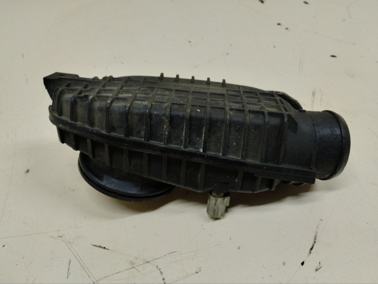 Воздуховод Land Rover Discovery 3 (L319) 2004-2009 Воздуховод Land Rover Discovery 3 (L319) 2004-2009
