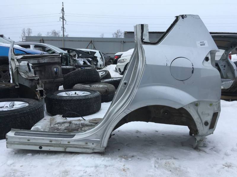 Крыло заднее левое Toyota Corolla Verso R10 2004-2009