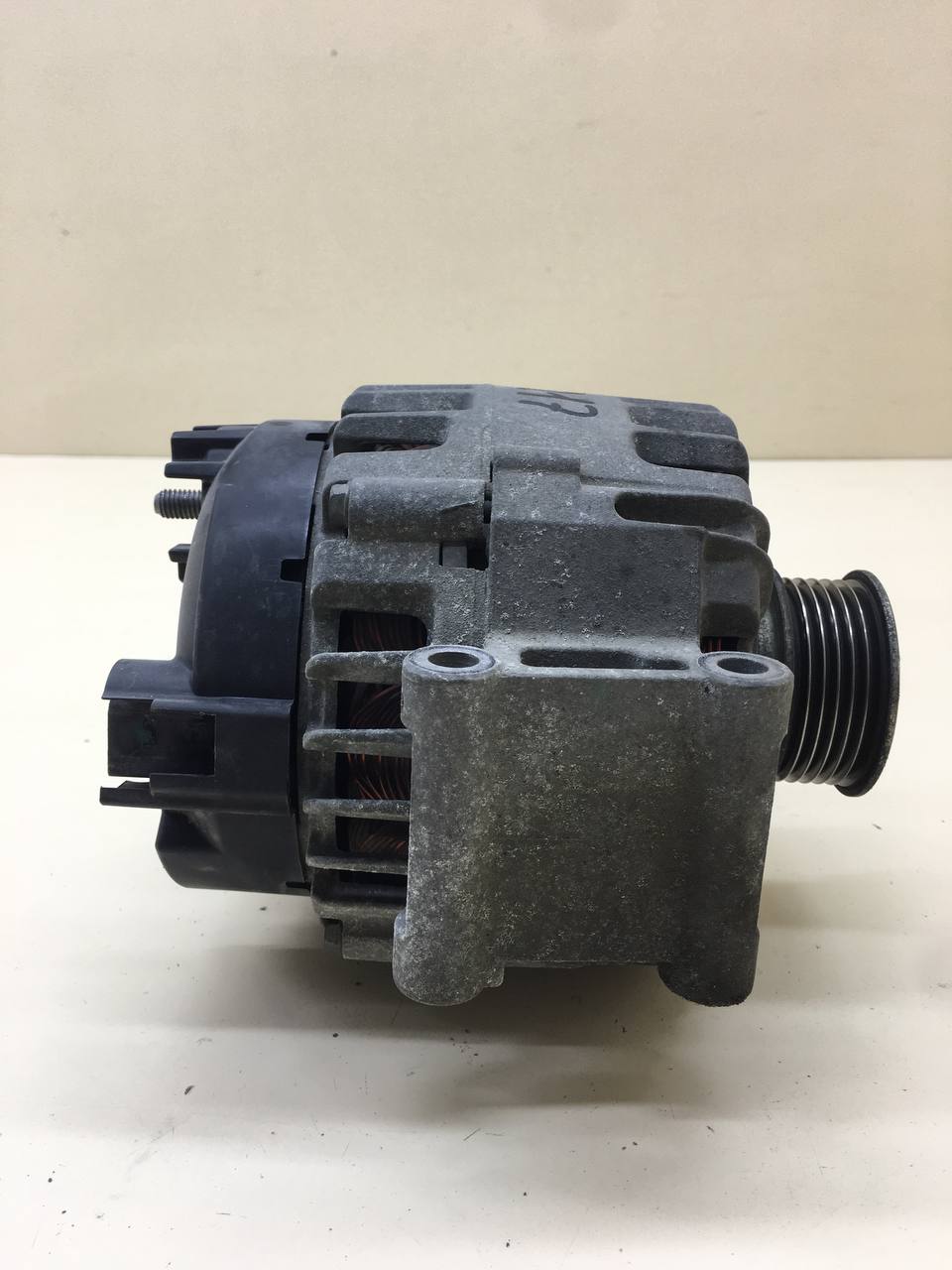 Генератор Volkswagen Tiguan (5N1) 2007-2011 Генератор Volkswagen Tiguan (5N1) 2007-2011