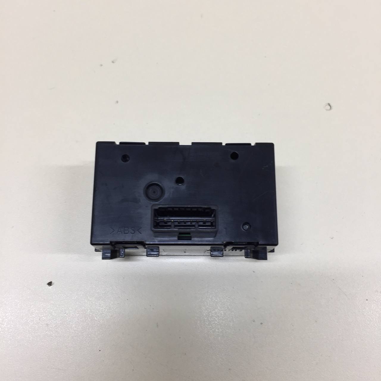 Часы Toyota Corolla E180 2013-2019 Часы Toyota Corolla E180 2013-2019