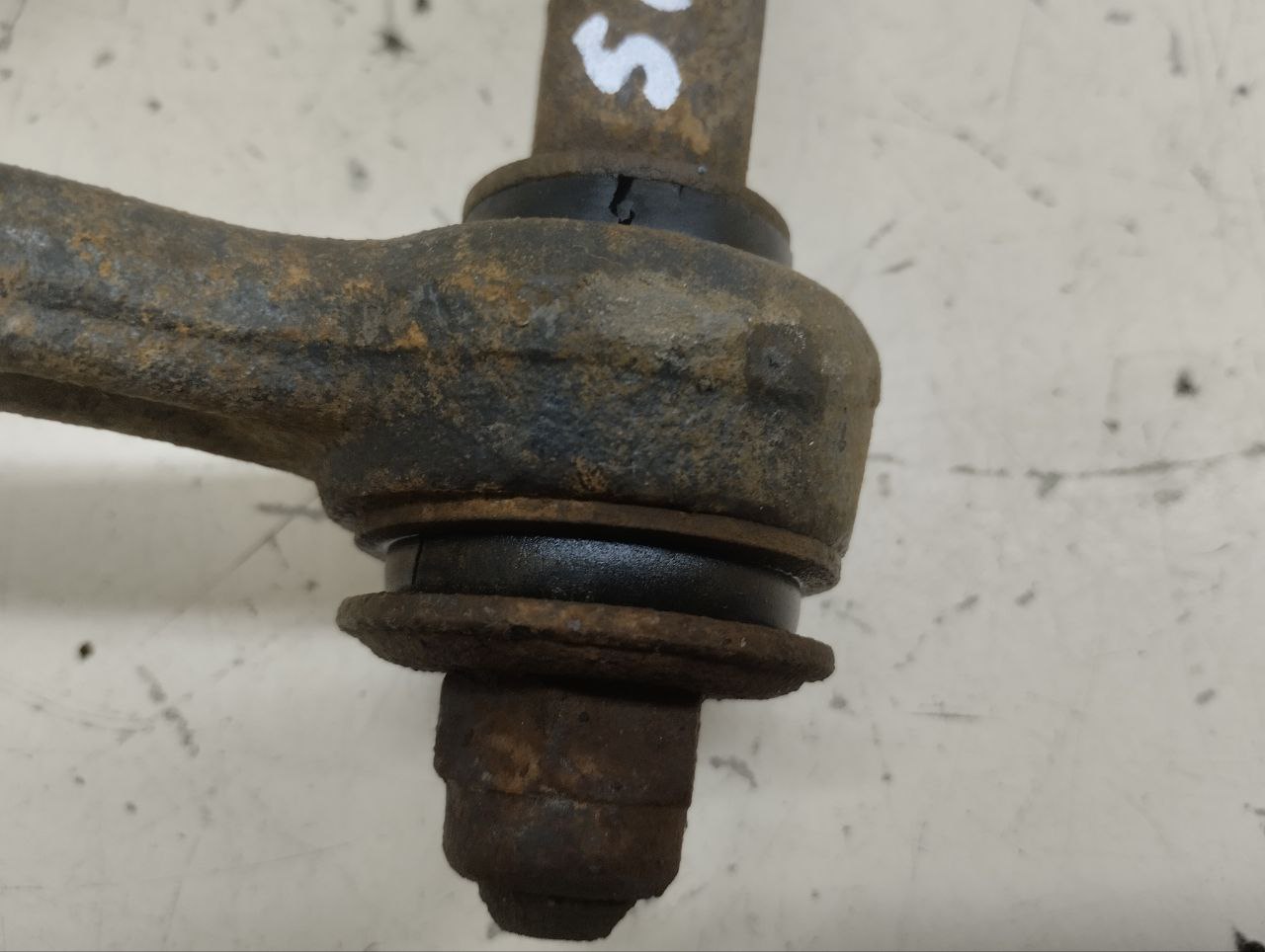 Рычаг передний верхний левый Chevrolet Niva 2002-2009