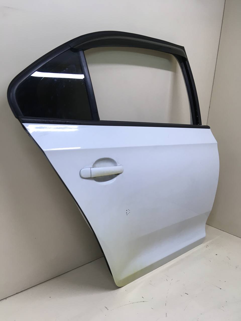 Дверь задняя правая Skoda Rapid 2012-2020 Дверь задняя правая Skoda Rapid 2012-2020