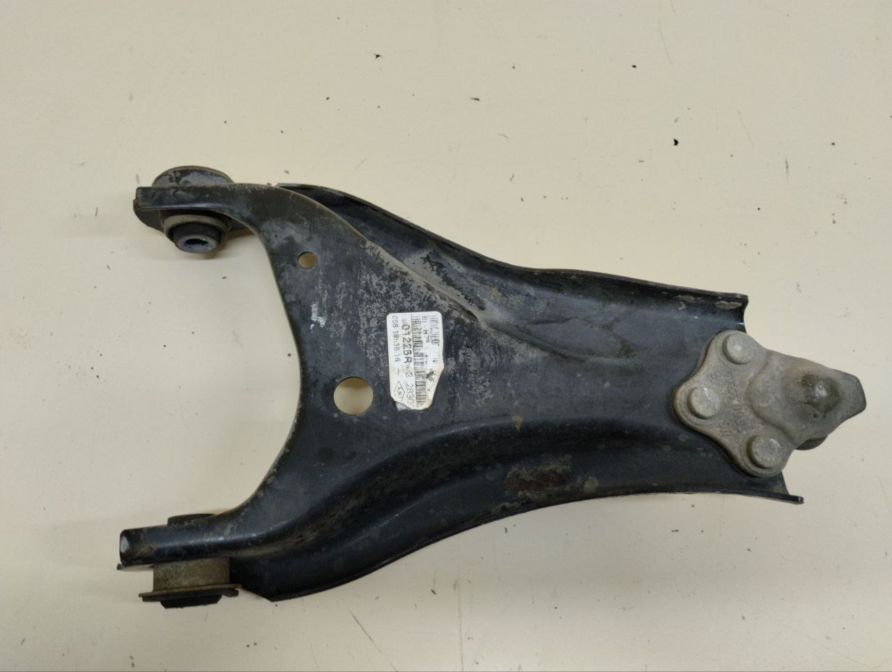 Рычаг передний правый Nissan Terrano (D10) 2014>