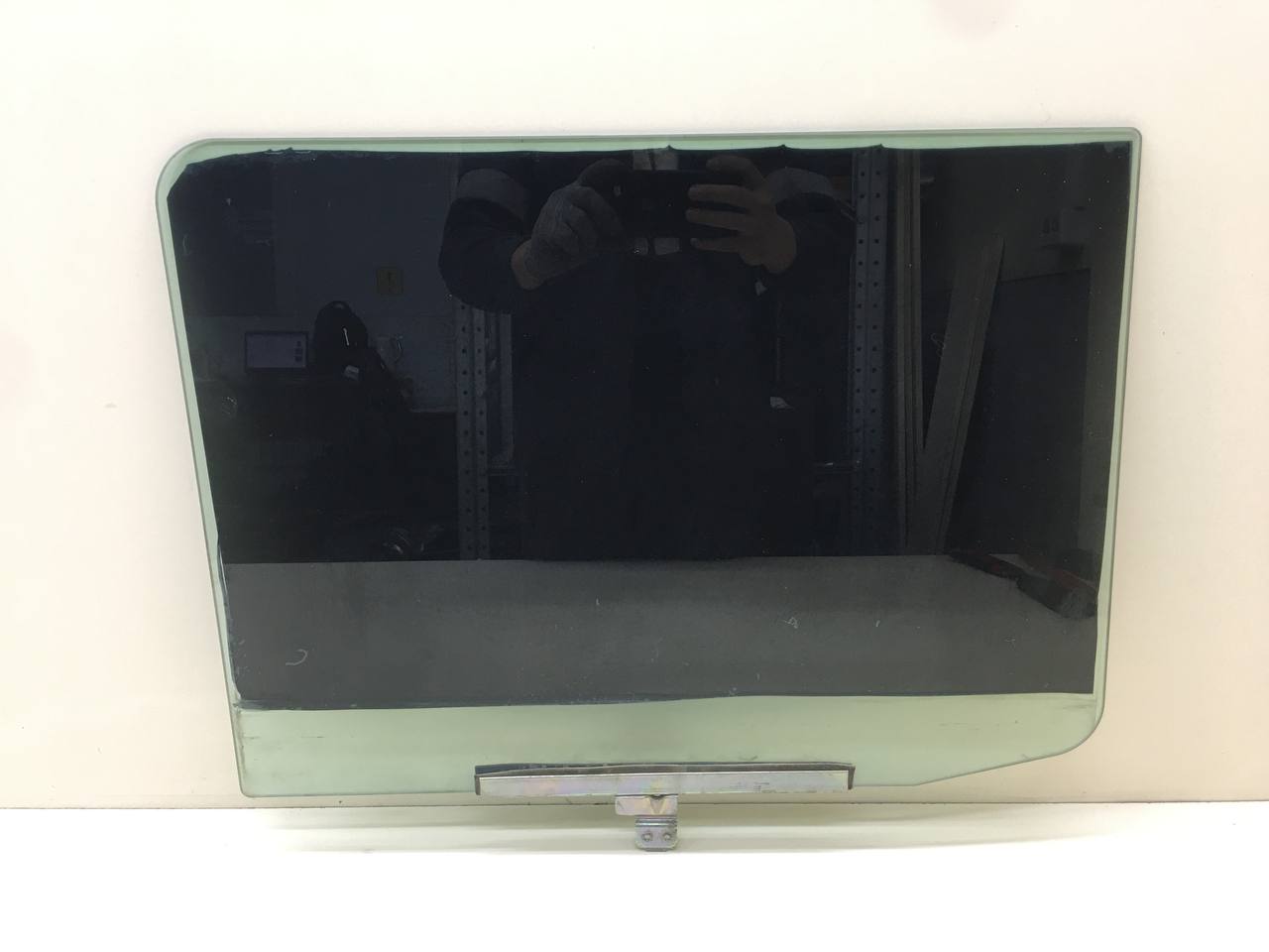 Стекло двери задней левой Lada Niva 2131 1993>