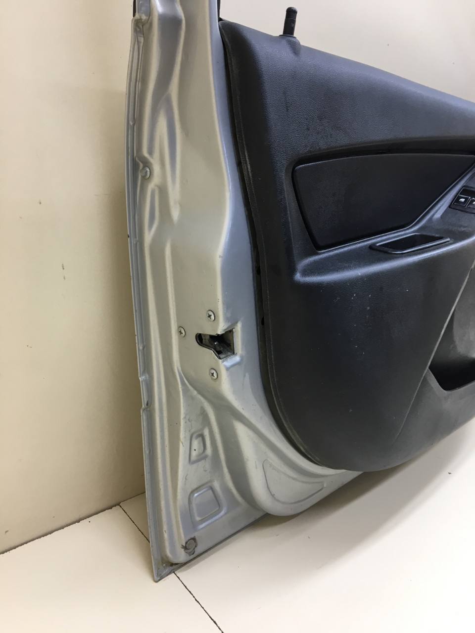 Дверь передняя левая Lada Granta 2011>