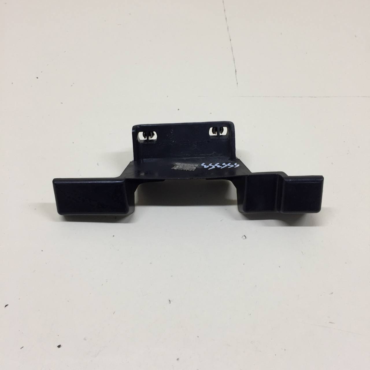 Кожух замка капота Renault Sandero Stepway (5S) 2014-2022 Кожух замка капота Renault Sandero Stepway (5S) 2014-2022