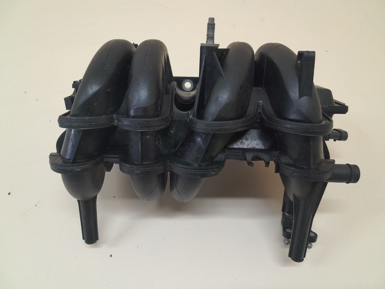 Коллектор впускной Renault Logan (1) 2005-2014 Коллектор впускной Renault Logan (1) 2005-2014
