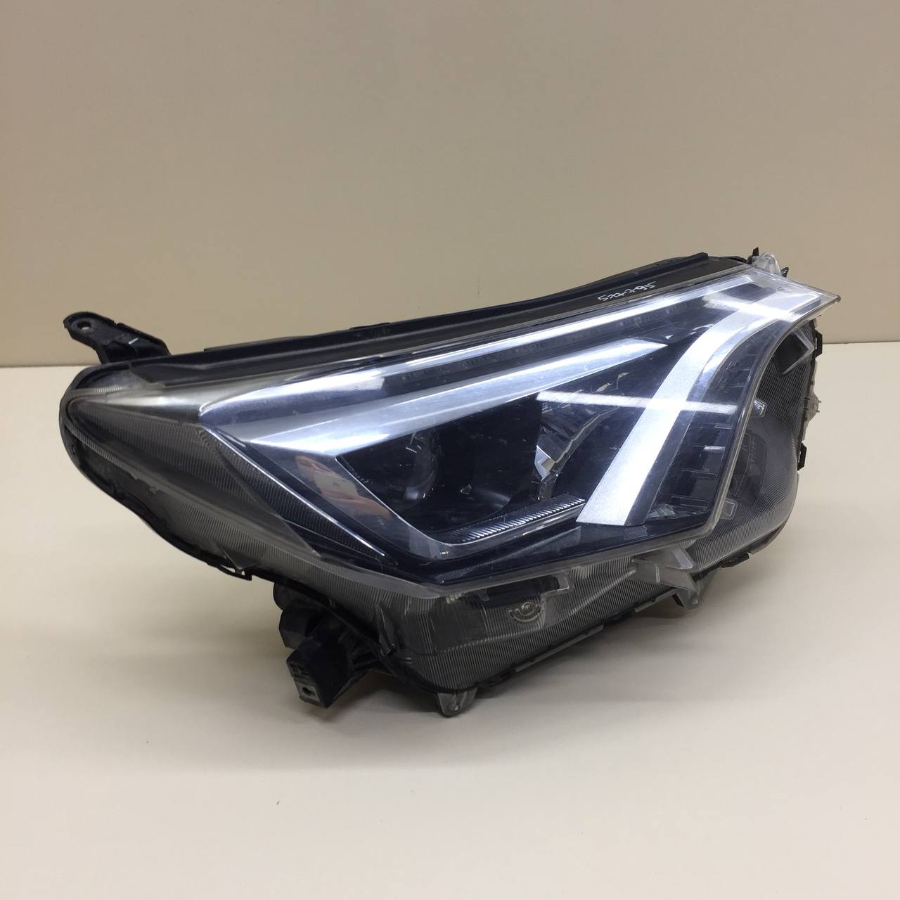 Фара правая Toyota Rav 4 (XA40) 2013-2019