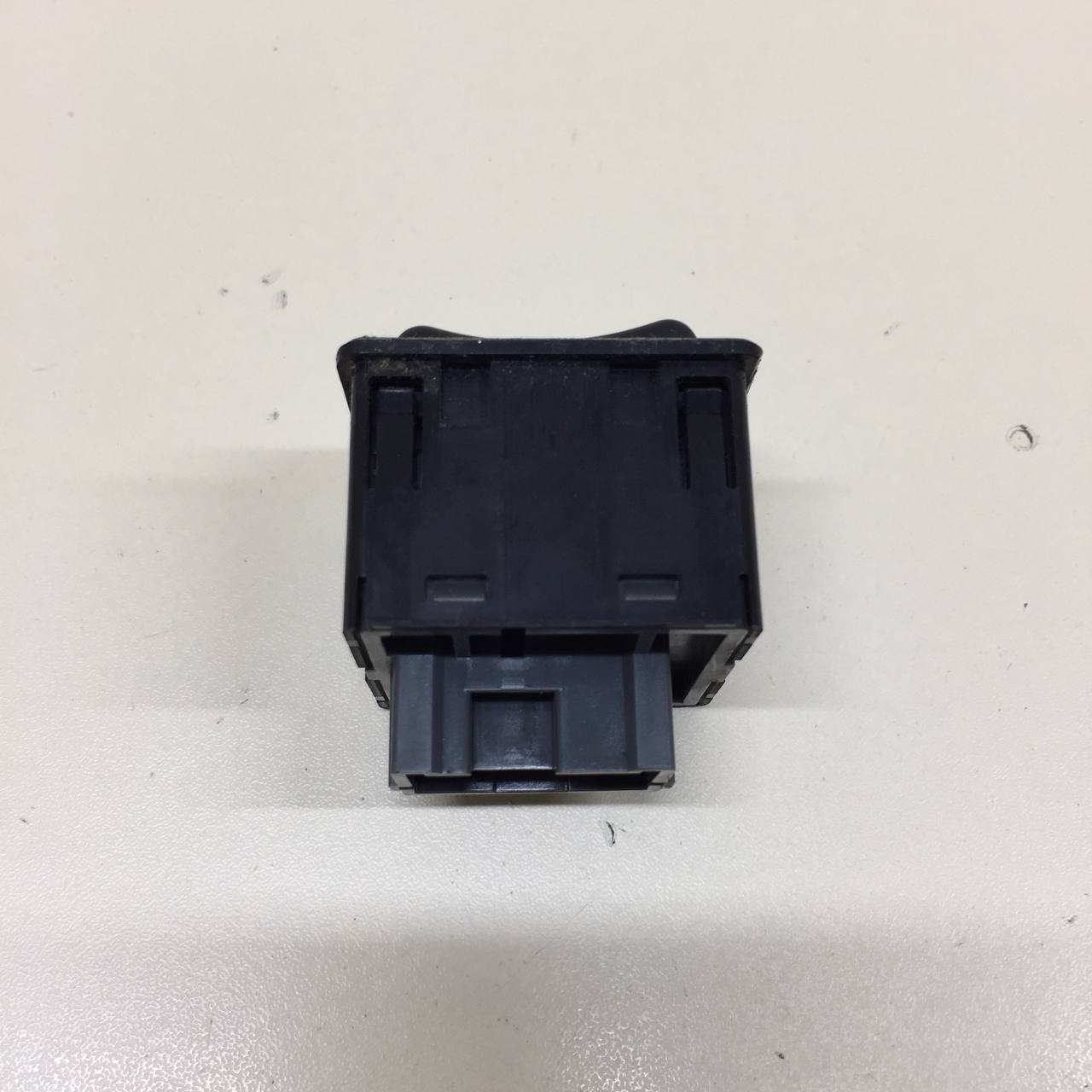 Кнопка обогрева сидений Mitsubishi Lancer X (CX, CY) 2007> Кнопка обогрева сидений Mitsubishi Lancer X (CX, CY) 2007>