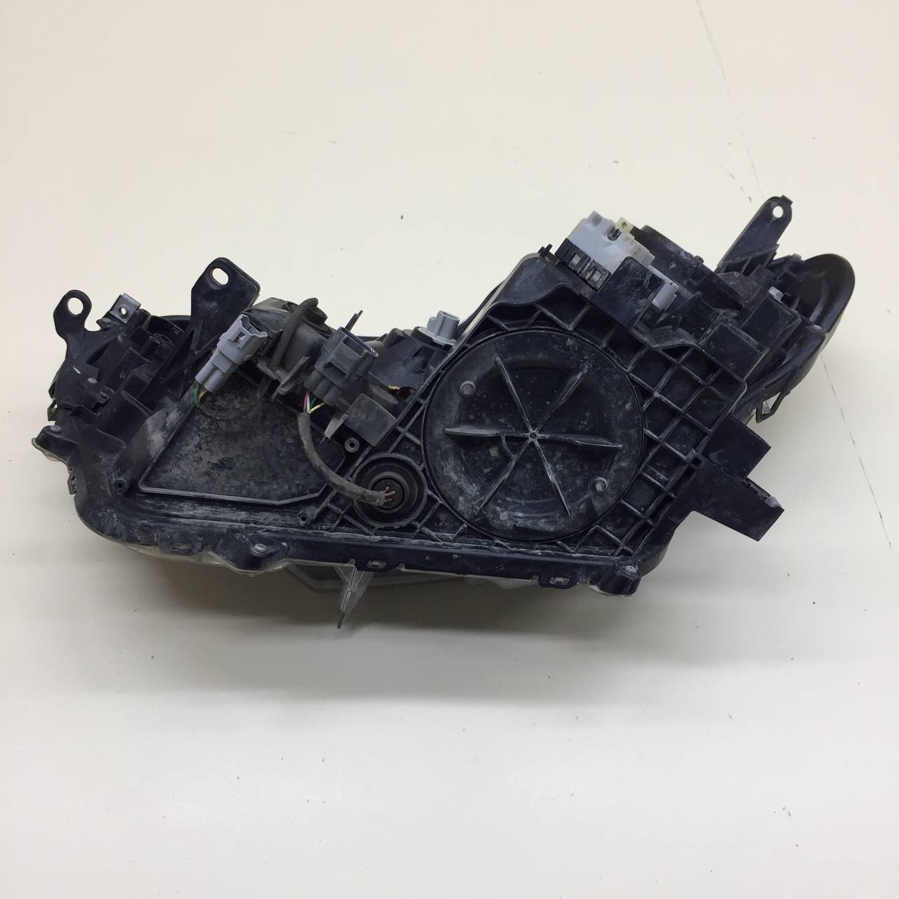 Фара правая Toyota Rav 4 (XA40) 2013-2019