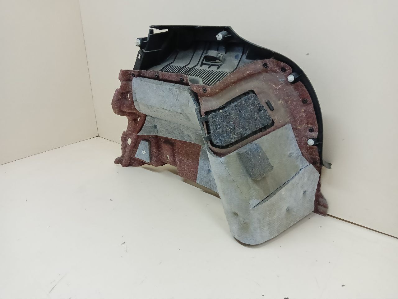 Обшивка багажника Toyota Auris (E150) 2006-2012