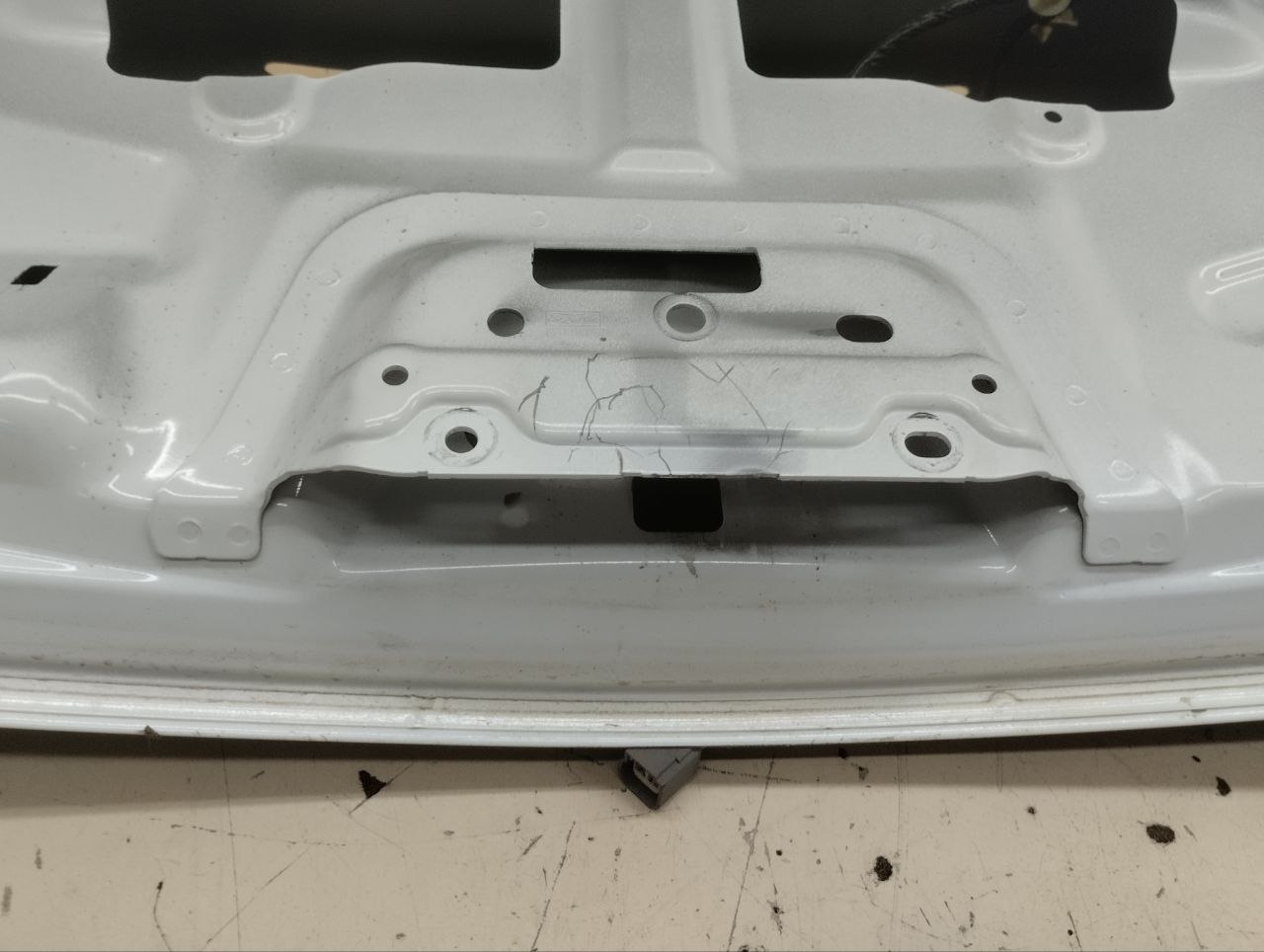 Крышка багажника Ford Mondeo 4 2007-2015 Крышка багажника Ford Mondeo 4 2007-2015