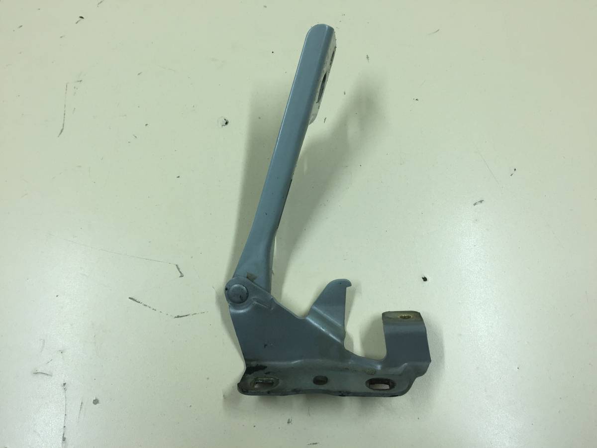 Петля капота правая Nissan Almera Classic (B10) 2006-2013