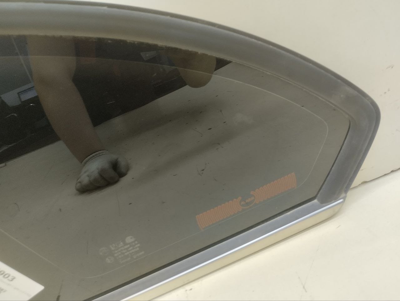 Стекло кузовное глухое левое Chevrolet Captiva (C140) 2011-2016 Стекло кузовное глухое левое Chevrolet Captiva (C140) 2011-2016