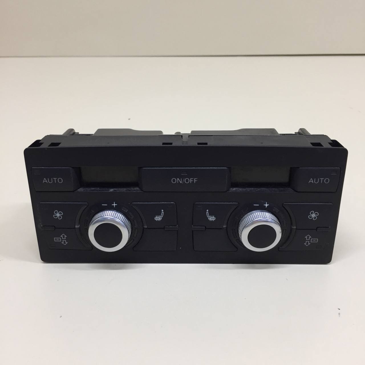 Блок управления климатической установкой Audi Q7 (4L) 2005-2015