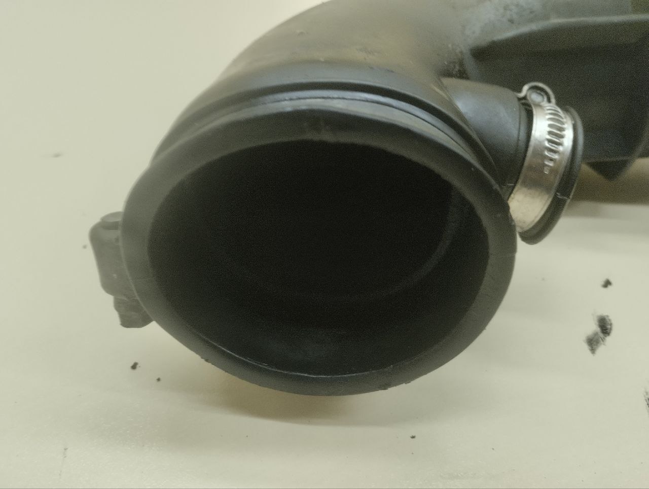 Патрубок воздушного фильтра Chevrolet Niva 2009-2020