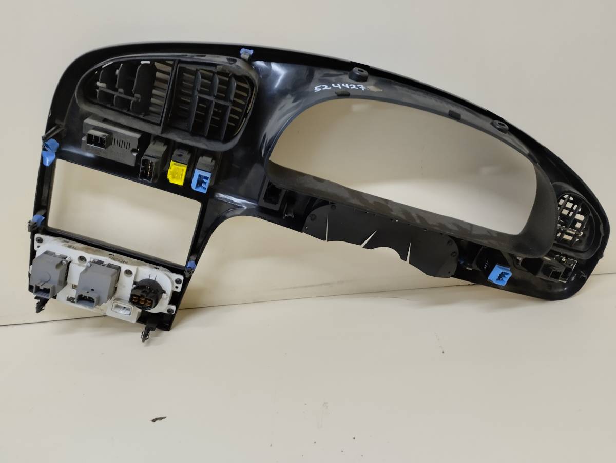 Накладка торпедо Kia Spectra (SD) 2004-2011 Накладка торпедо Kia Spectra (SD) 2004-2011