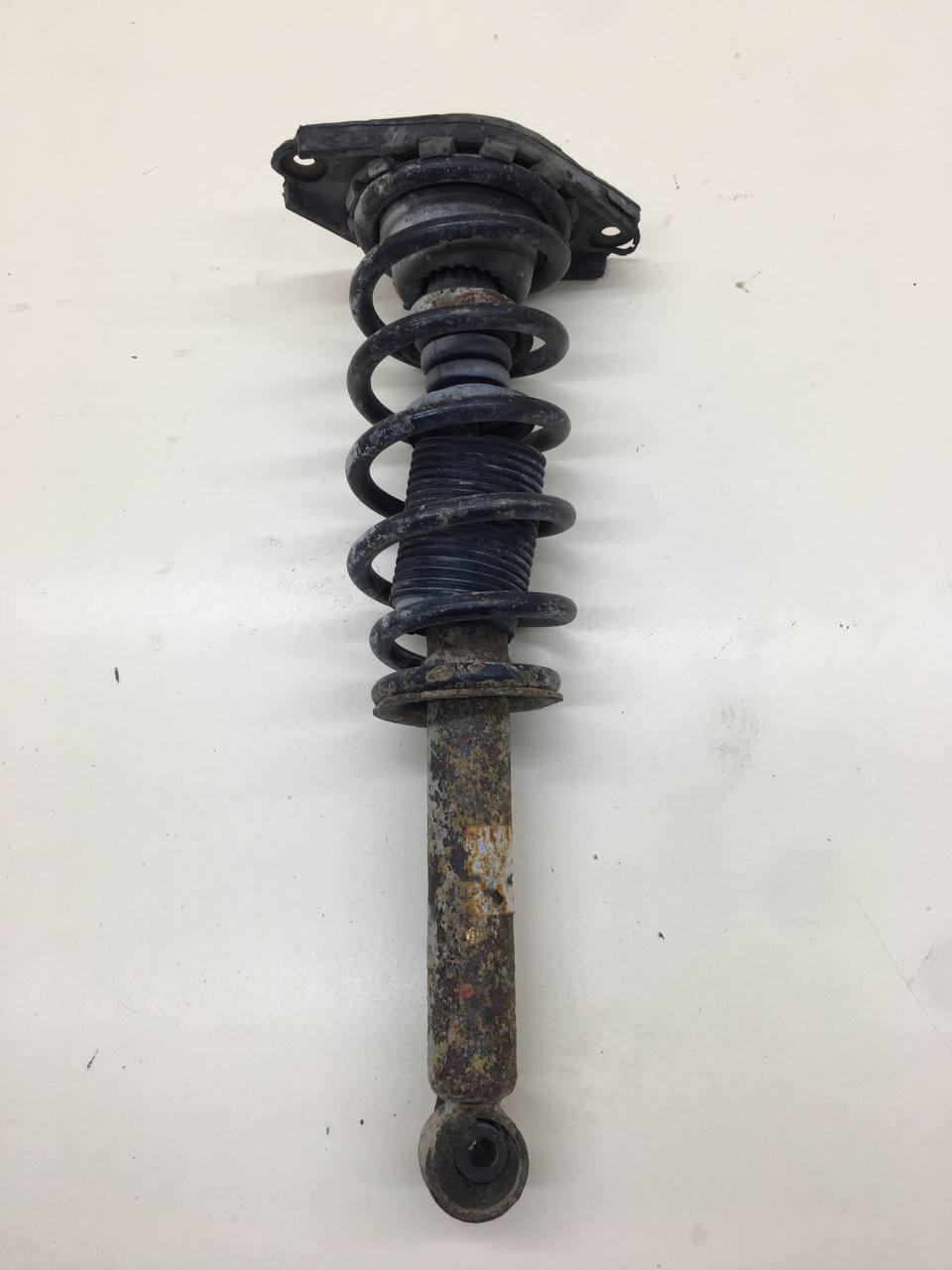 Амортизатор задний Nissan Primera (P12) 2002-2007