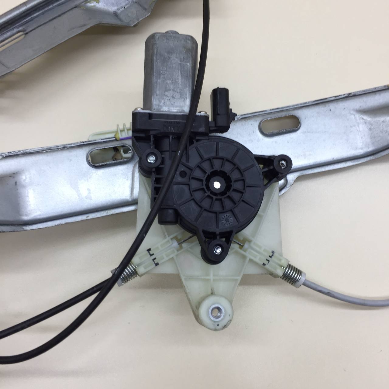 Стеклоподъемник электр. передний левый Jetour Dashing 2022>