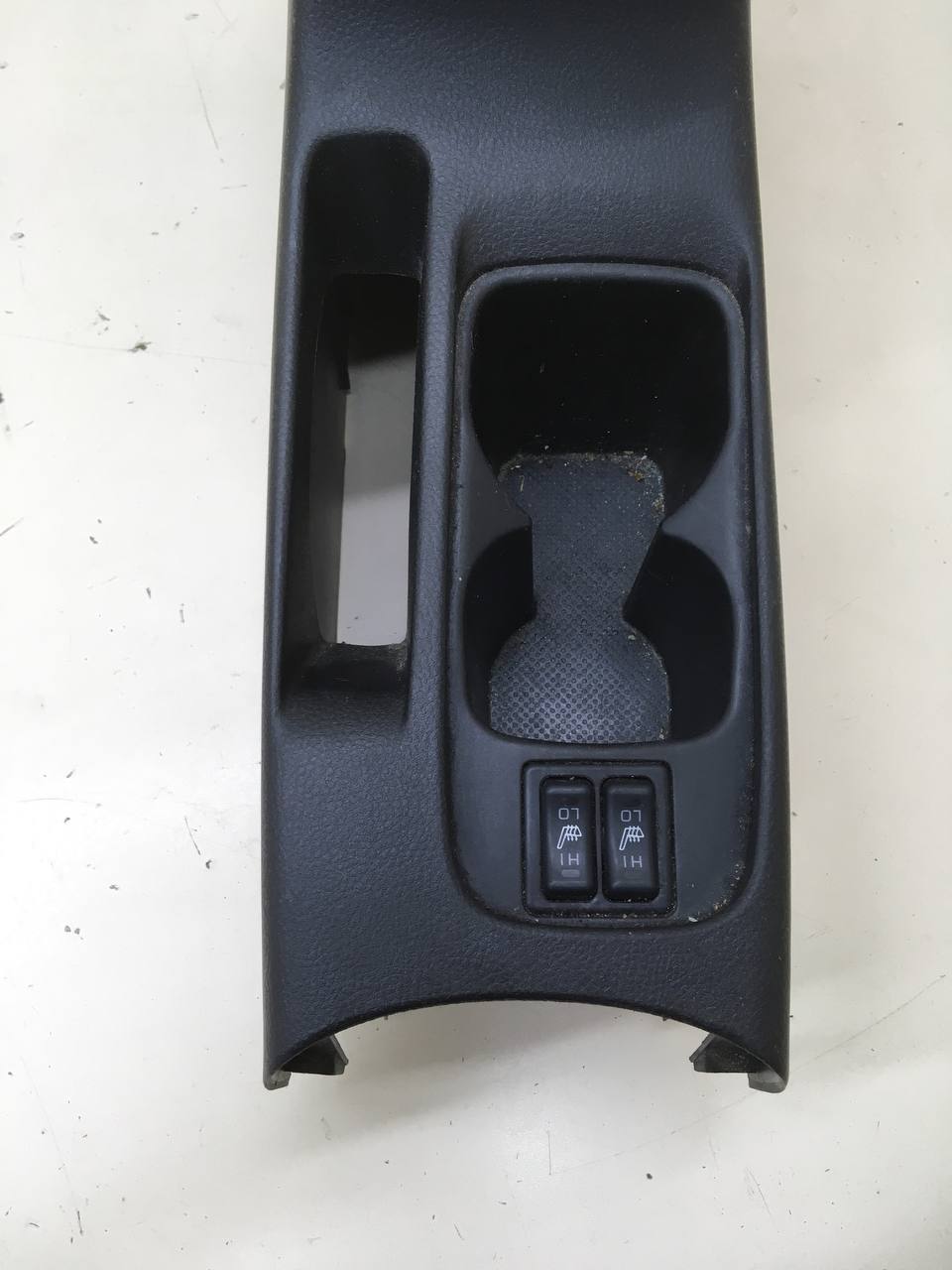 Консоль центральная Mitsubishi Lancer 9  (CS/Classic) 2000-2011