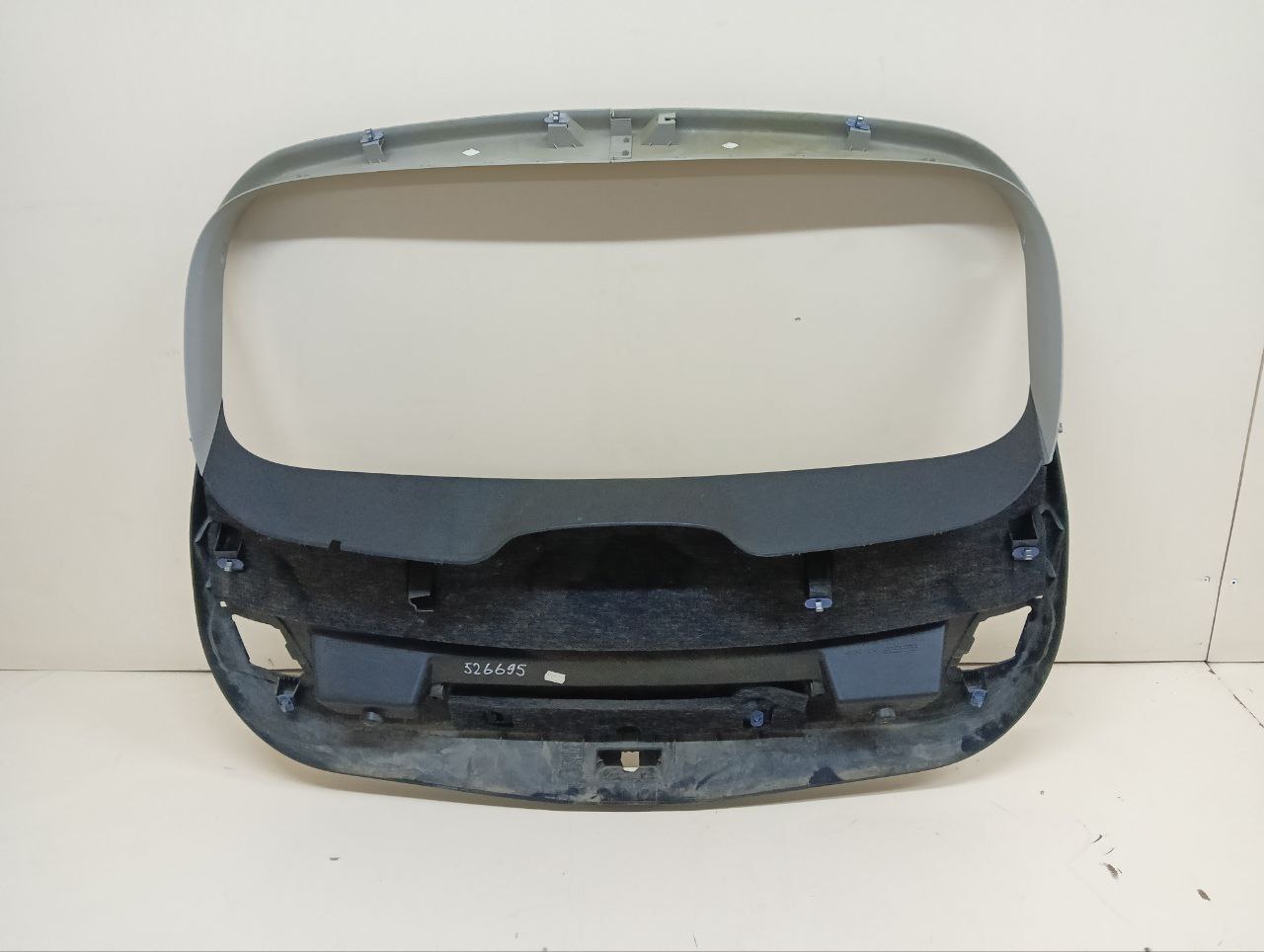 Обшивка двери багажника Opel Astra J 2010-2017