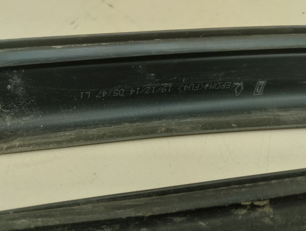 Уплотнитель (Наружный) Renault Sandero Stepway (5S) 2014-2022