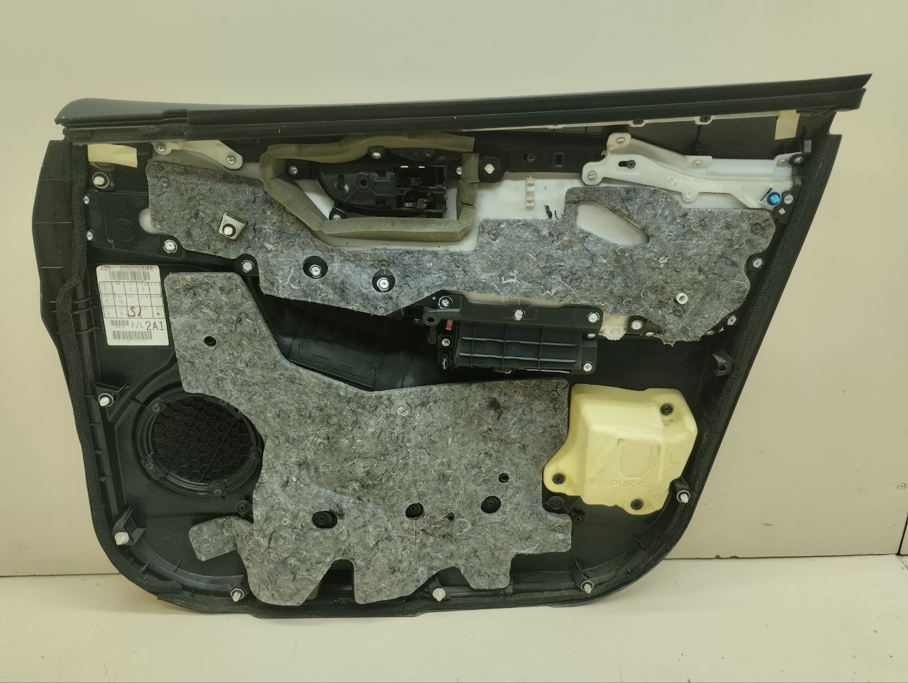 Обшивка двери передней левой Lexus NX 200 (Z10) 2014-2021