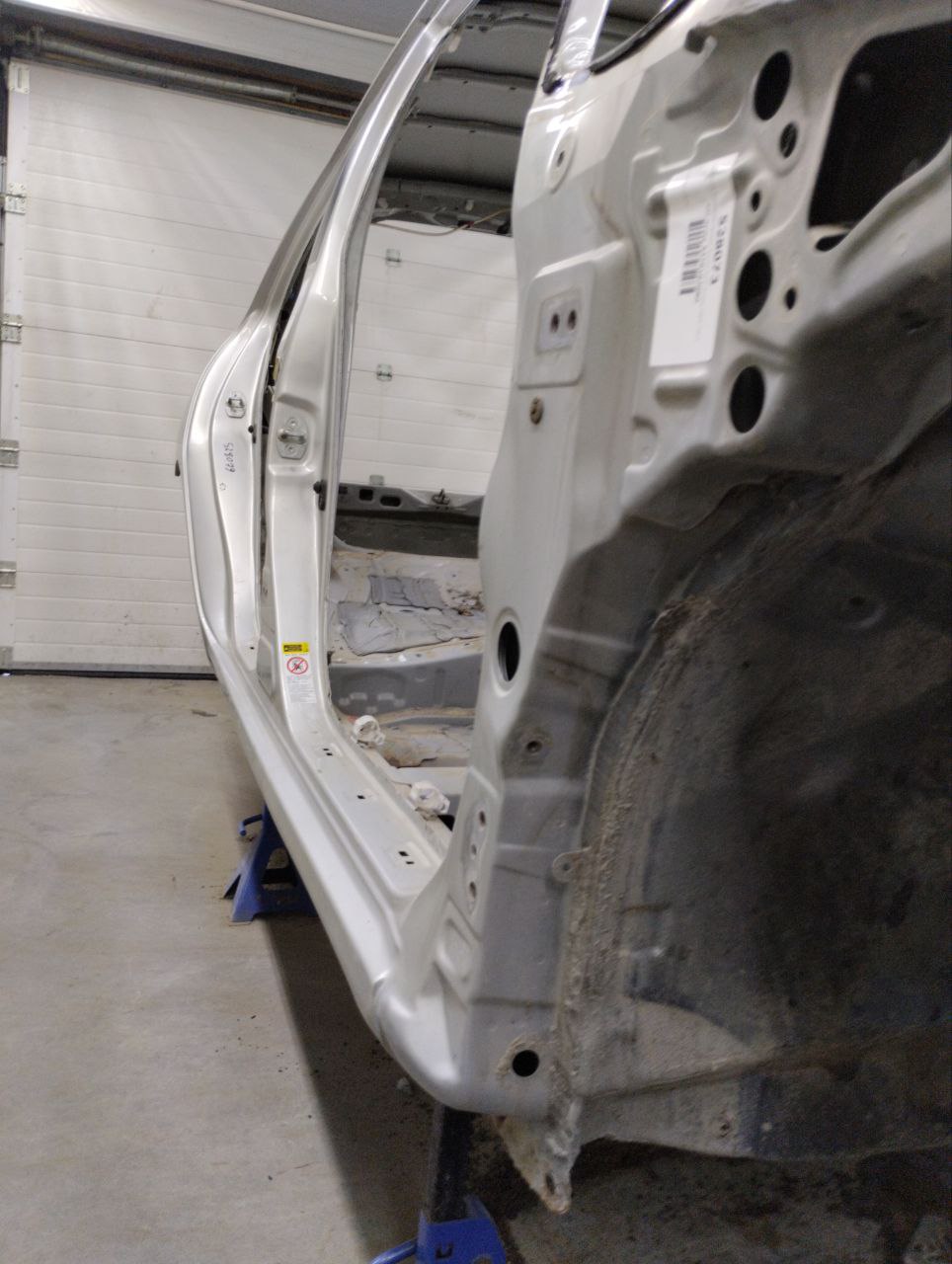 Порог со стойкой правый Toyota Auris (E150) 2006-2012