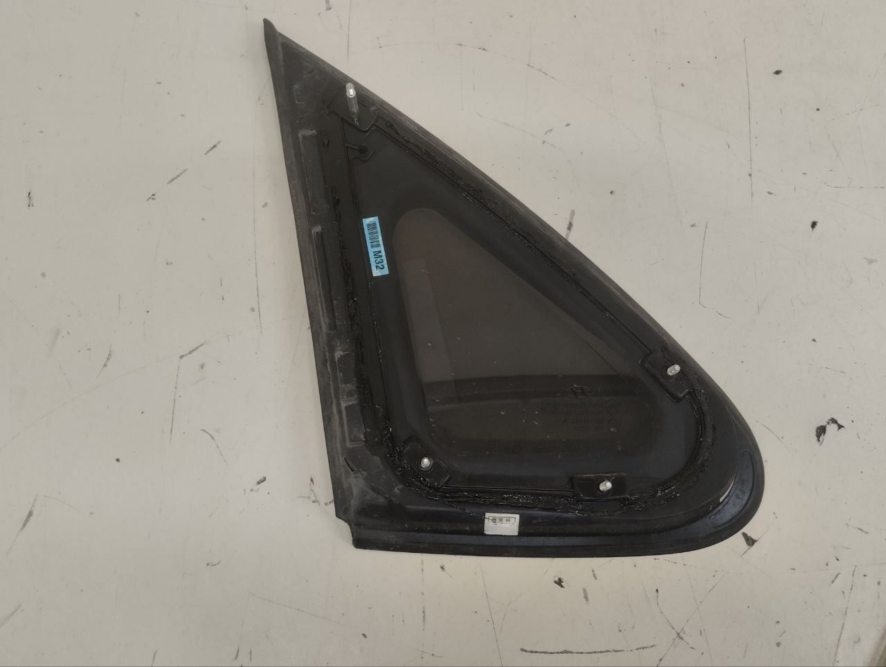 Стекло кузовное глухое правое Hyundai Elantra (HD) 2006-2010 Стекло кузовное глухое правое Hyundai Elantra (HD) 2006-2010