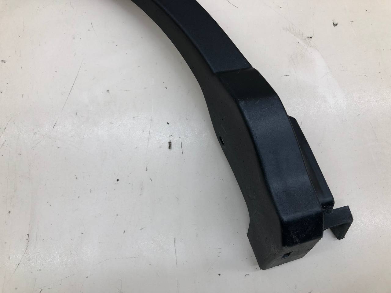 Накладка заднего крыла правого Toyota Rav 4 (XA40) 2013-2019