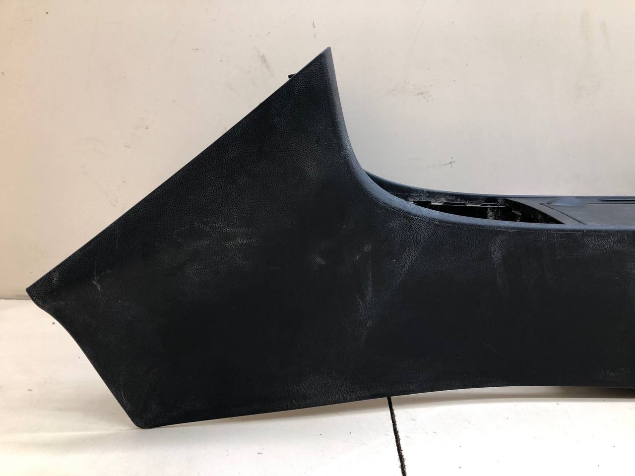 Консоль центральная Mazda Mazda 3 (BK) 2002-2009 Консоль центральная Mazda Mazda 3 (BK) 2002-2009