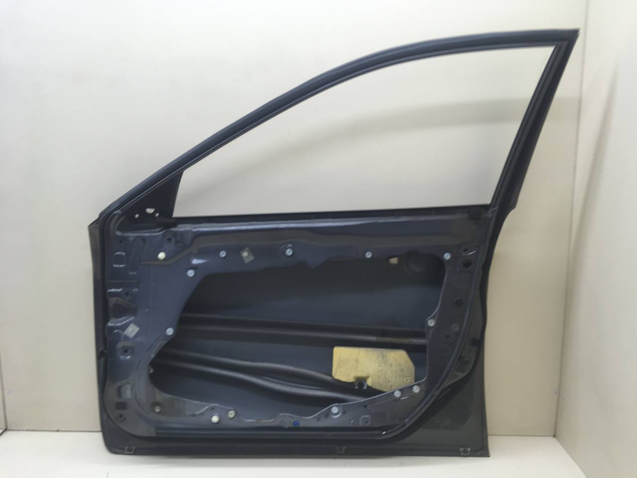 Дверь передняя правая Mazda Mazda 6 (GG) 2002-2007 Дверь передняя правая Mazda Mazda 6 (GG) 2002-2007