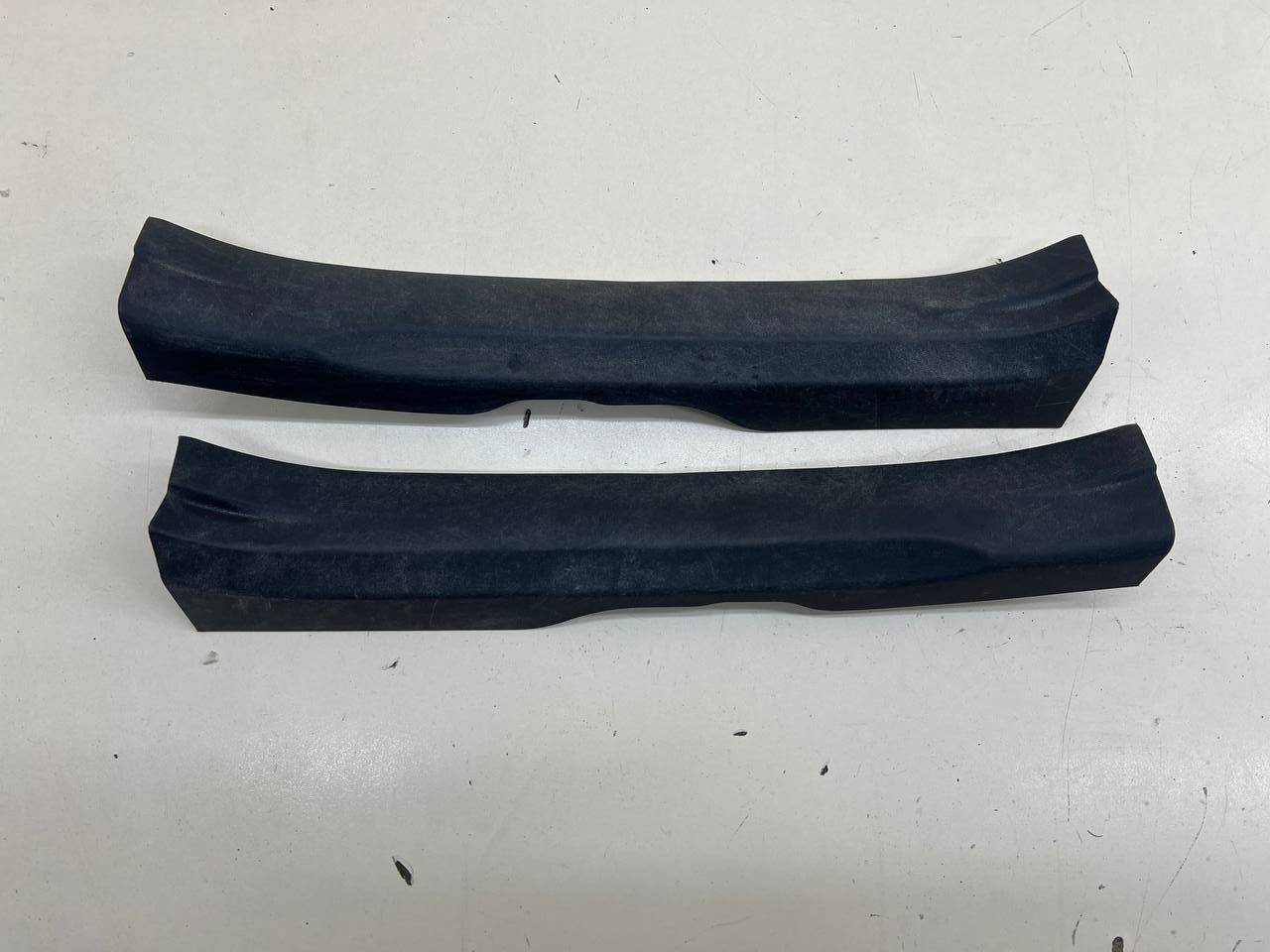 Накладка порога (внутренняя) Toyota Auris (E150) 2006-2012