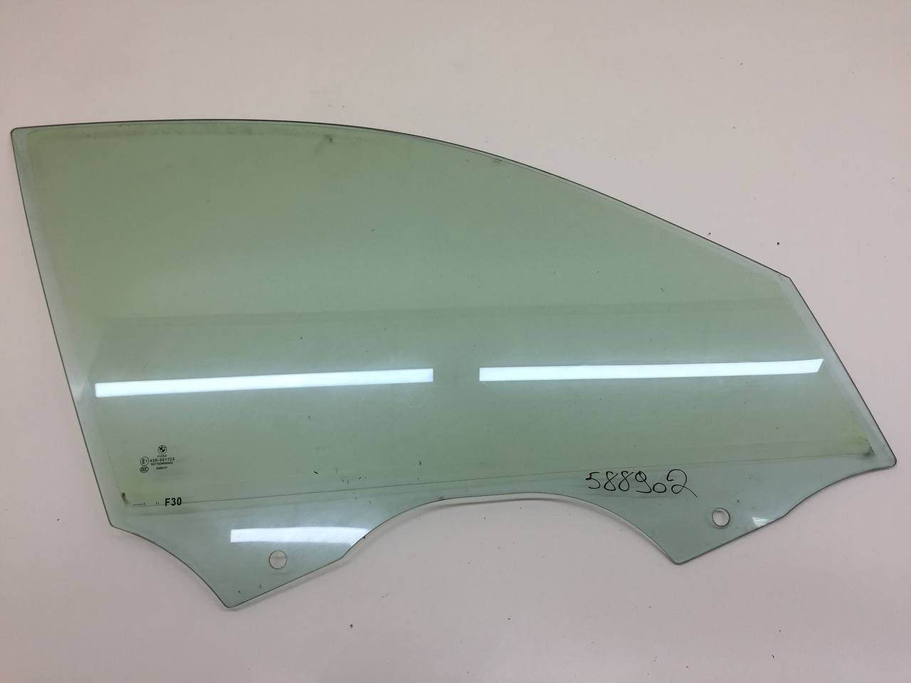 Стекло двери передней правой BMW 3-series F30/F31 2011>