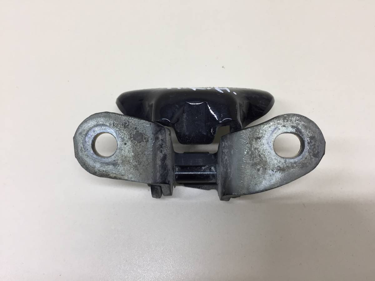 Петля двери передней правой нижняя Toyota Camry (V50) 2011-2017