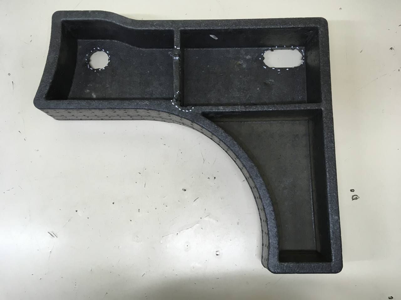 Контейнер в багажник Ford Focus 2 (DB) 2008-2011 Контейнер в багажник Ford Focus 2 (DB) 2008-2011