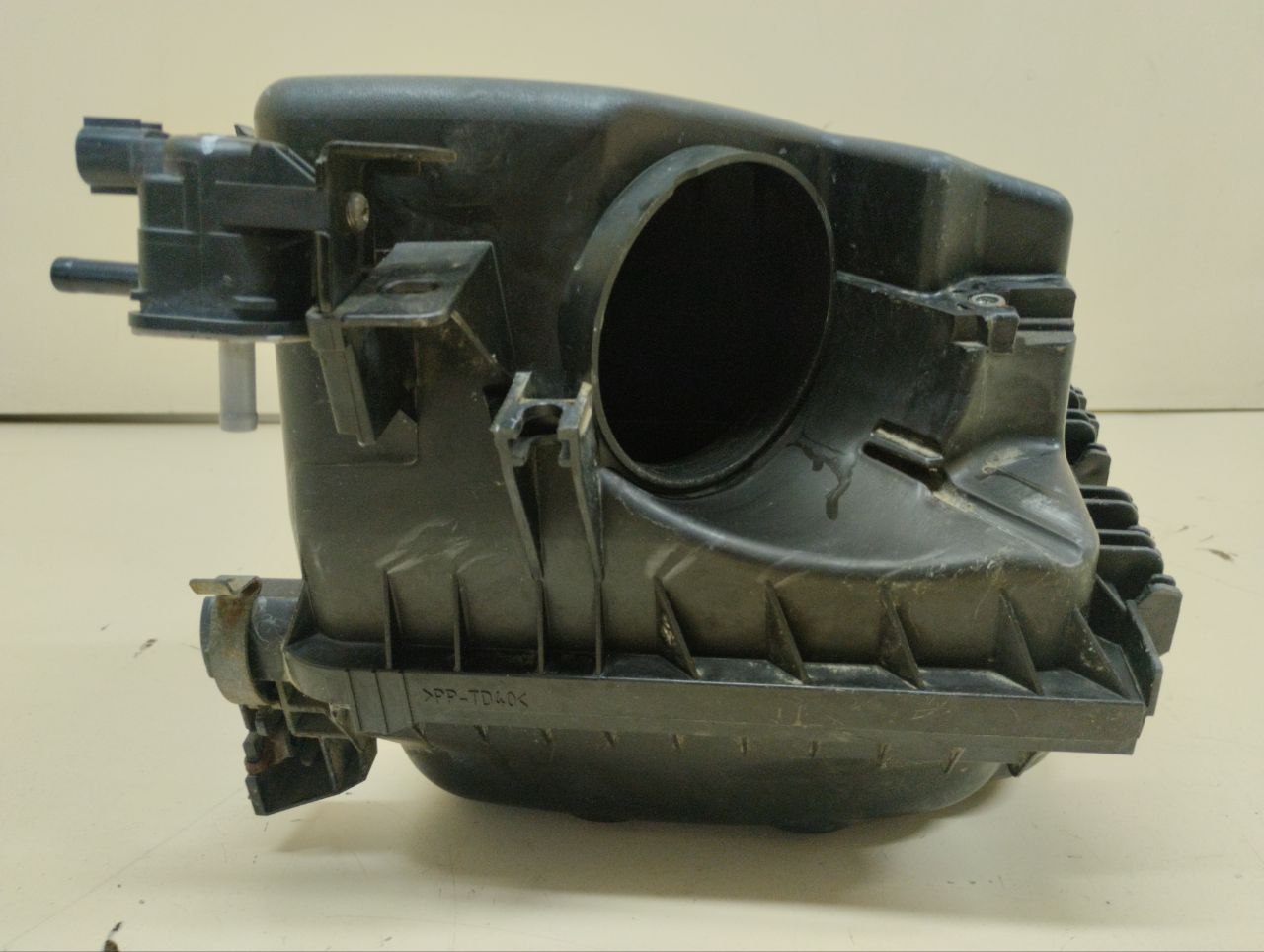 Корпус воздушного фильтра Toyota Auris (E150) 2006-2012
