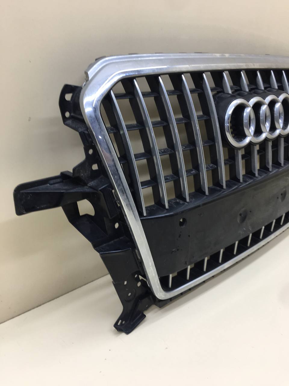 Решетка радиатора Audi Q5 (8R) 2008-2017