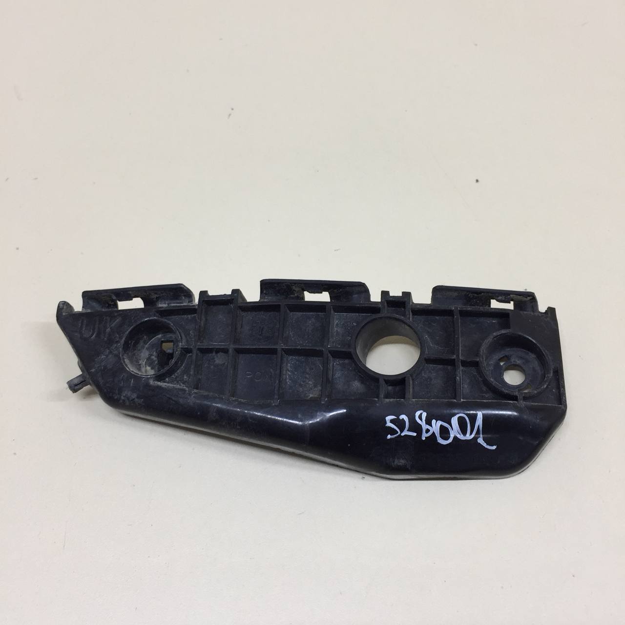 Кронштейн переднего бампера правый Toyota Auris (E150) 2006-2012
