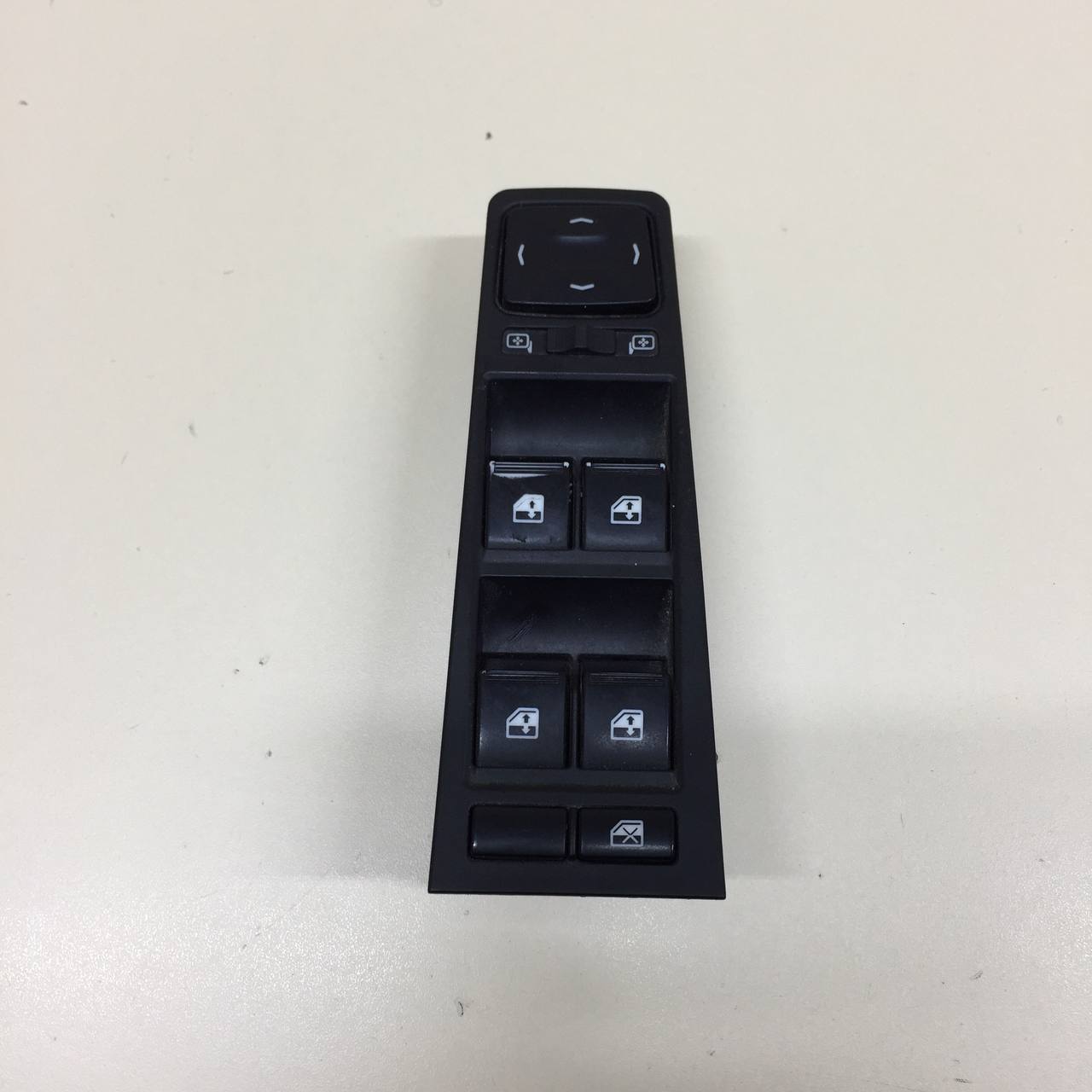 Блок управления стеклоподъемниками Lada Vesta 2015>