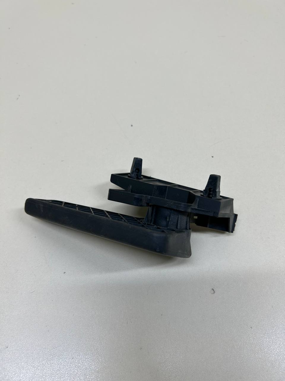 Ручка открывания капота Volkswagen Polo (MK5) 2011-2020 Ручка открывания капота Volkswagen Polo (MK5) 2011-2020