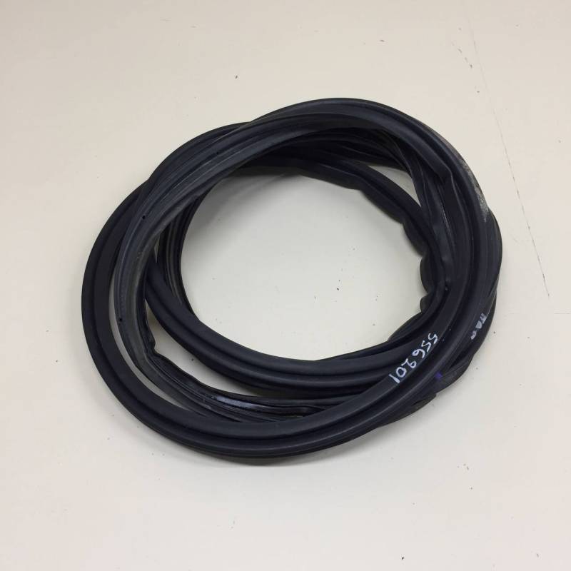 Уплотнитель багажника Toyota Land Cruiser Prado (J150) 2009-2022