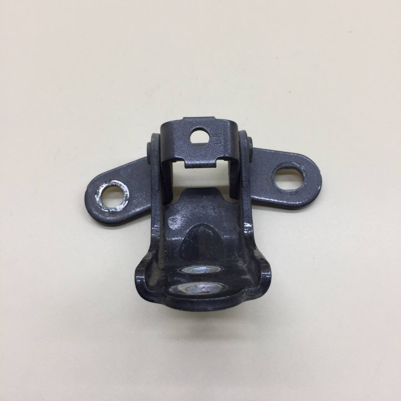 Петля двери задней правой нижняя Hyundai Solaris (RB) 2010-2017