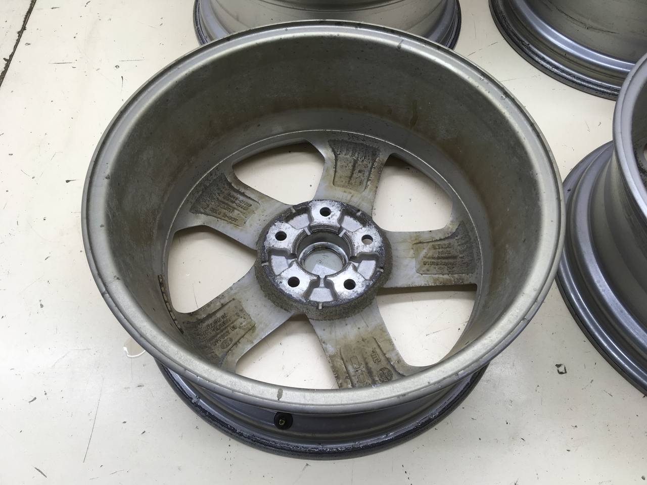 Диски к-кт R17 Литые