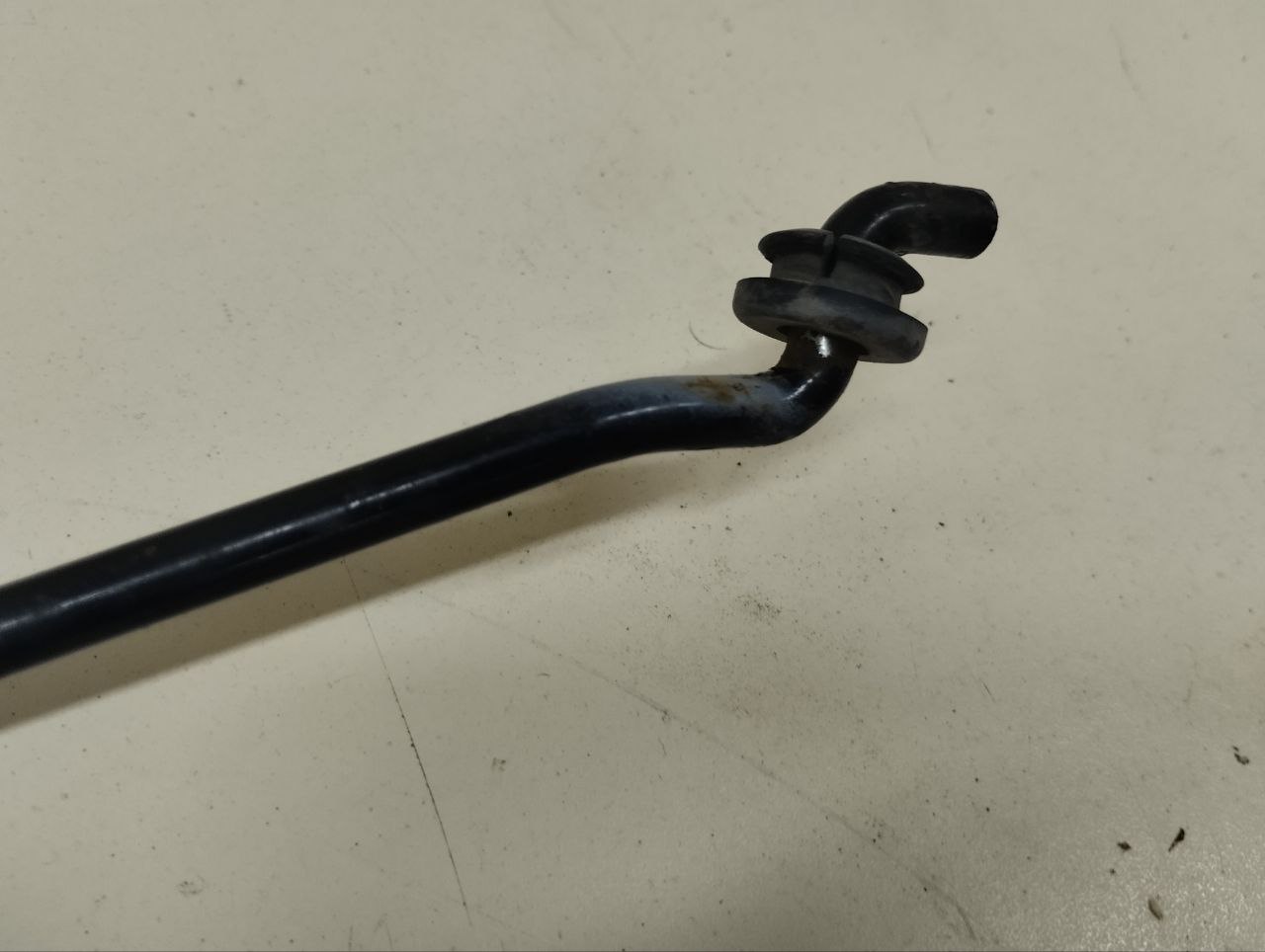 Держатель капота Nissan Almera Classic (B10) 2006-2013