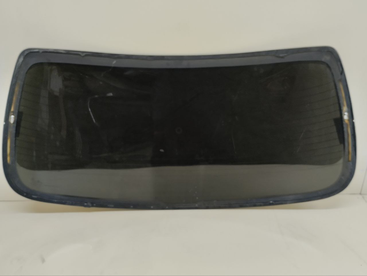 Стекло заднее Kia Spectra (SD) 2004-2011